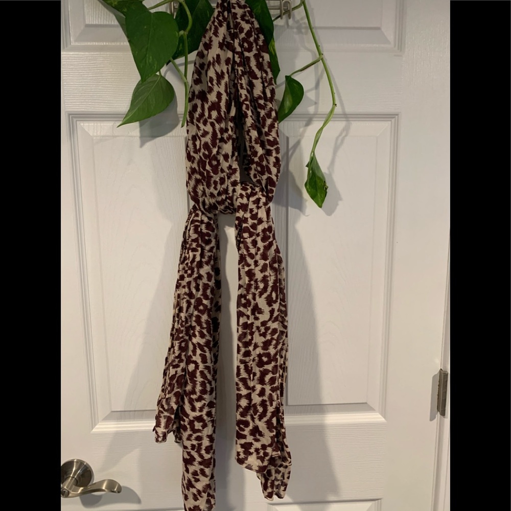 Brown and tan patterned scarf